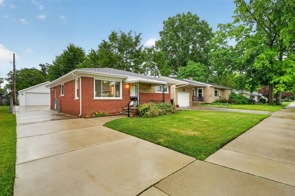 29360 Howard Avenue Madison Heights City MI 48071