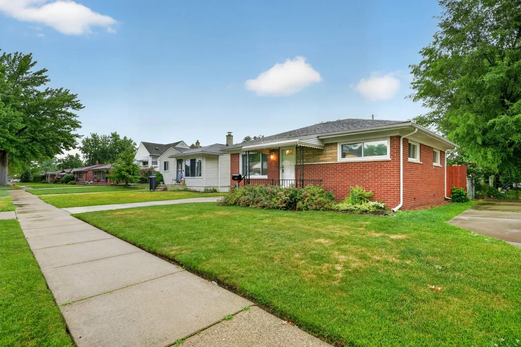 29360 Howard Avenue Madison Heights City MI 48071