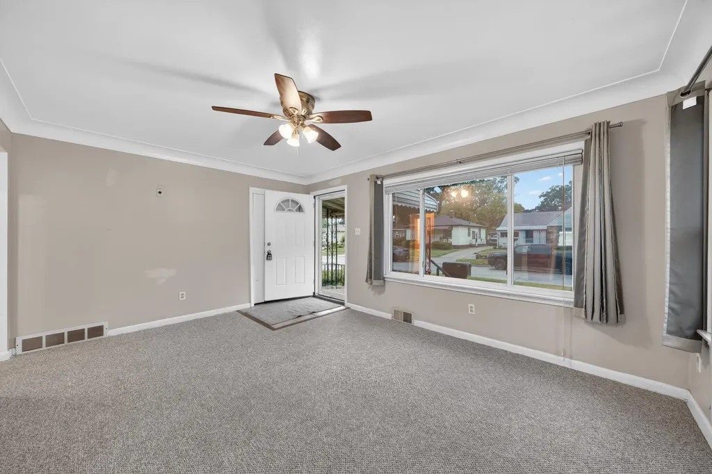 29360 Howard Avenue Madison Heights City MI 48071