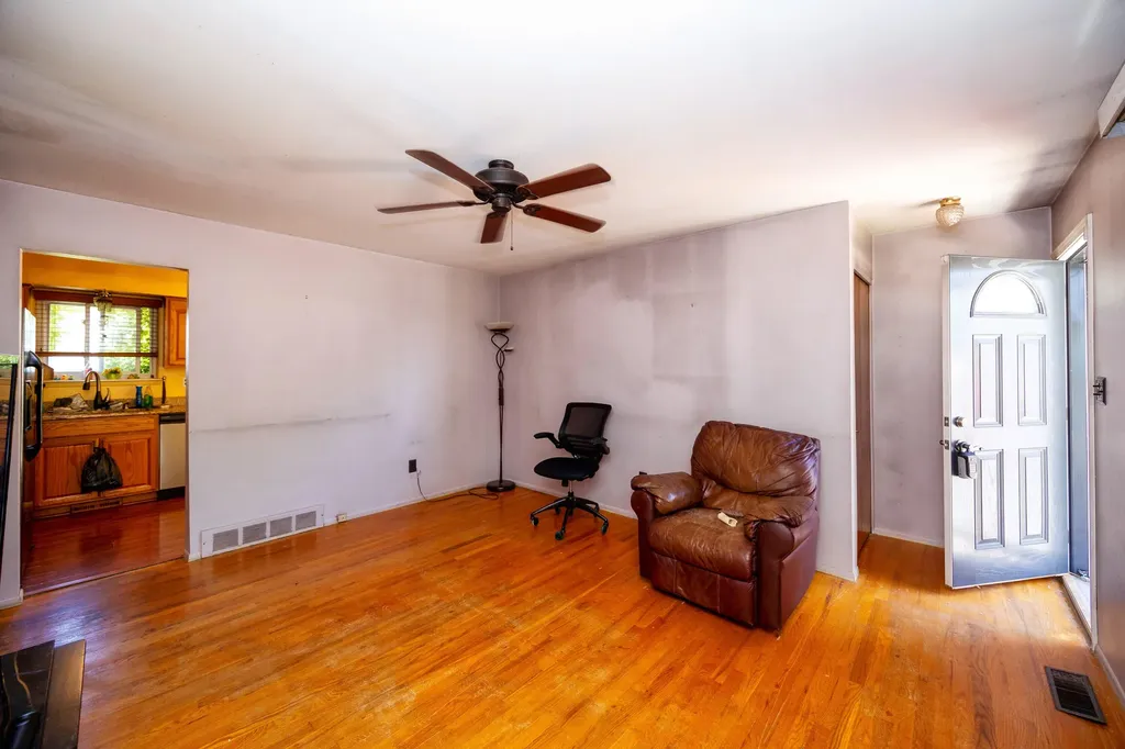 7543 N Wildwood Street Westland City MI 48185