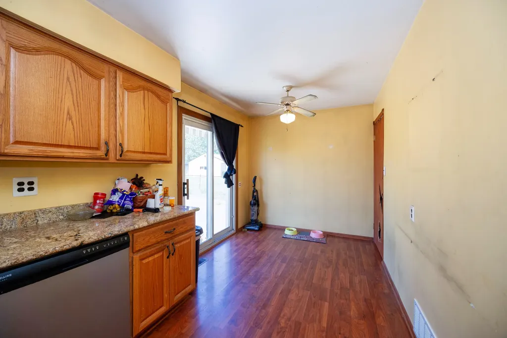 7543 N Wildwood Street Westland City MI 48185