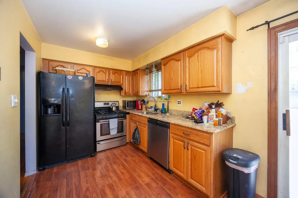 7543 N Wildwood Street Westland City MI 48185