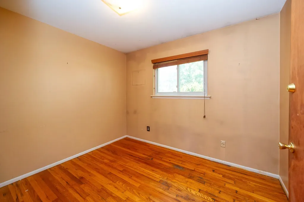 7543 N Wildwood Street Westland City MI 48185