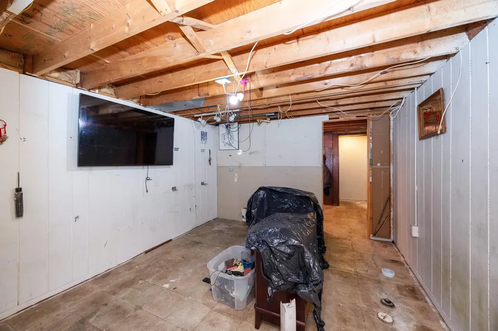 7543 N Wildwood Street Westland City MI 48185
