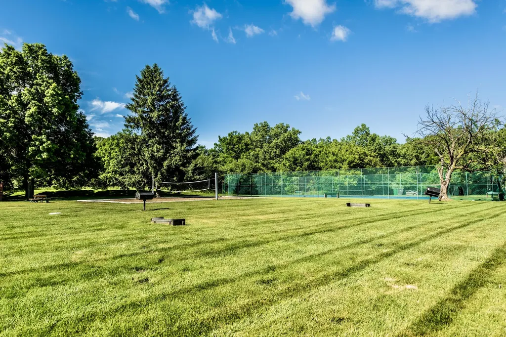 3028 Roundtree Boulevard Ypsilanti Charter Township MI 48197