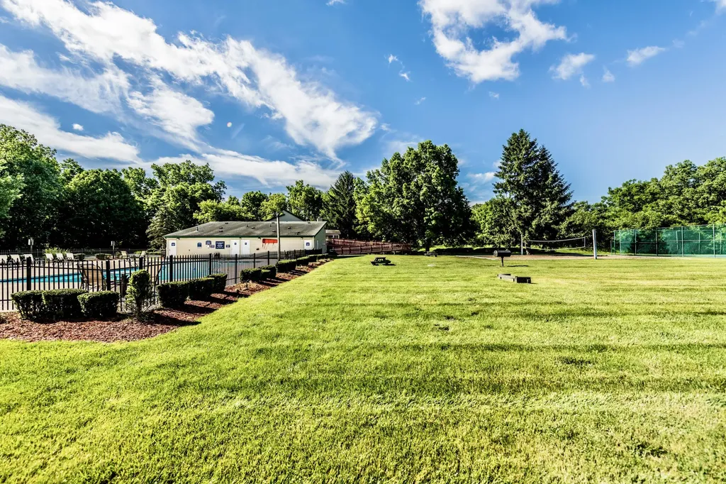 3028 Roundtree Boulevard Ypsilanti Charter Township MI 48197