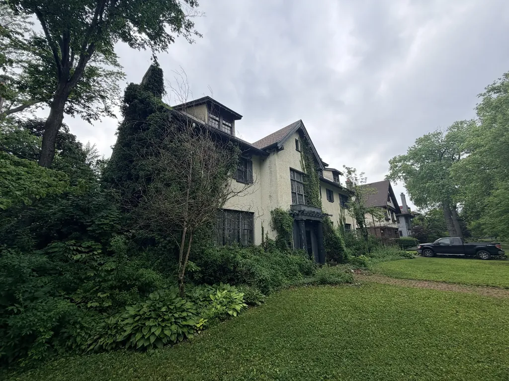 1441 Burns Street Detroit City MI 48214