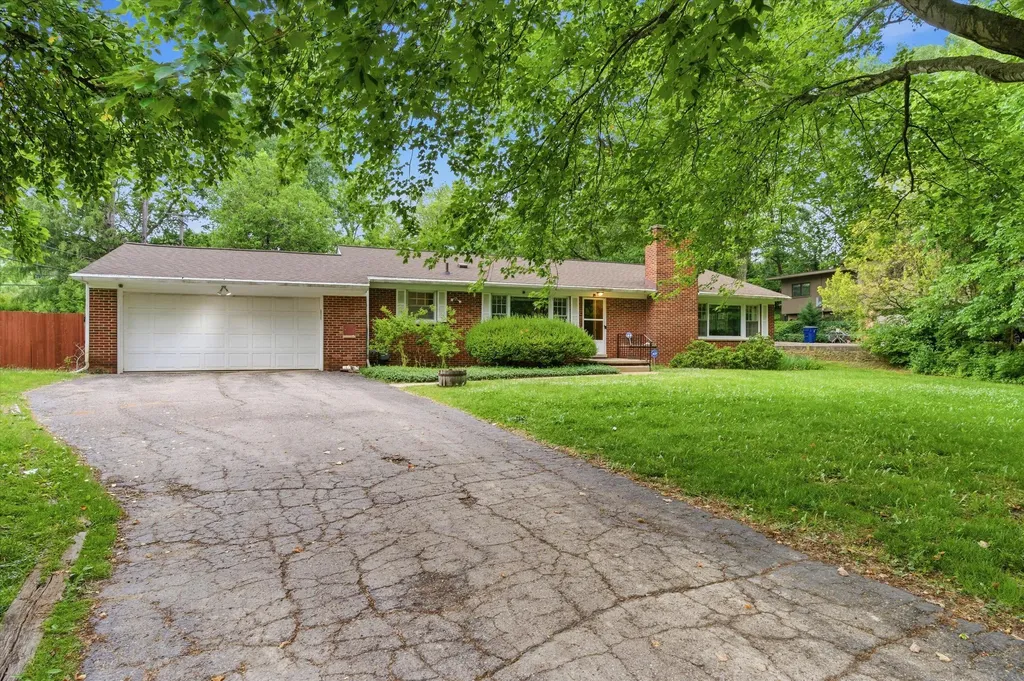 2687 Apple Way Ann Arbor Charter Township MI 48104