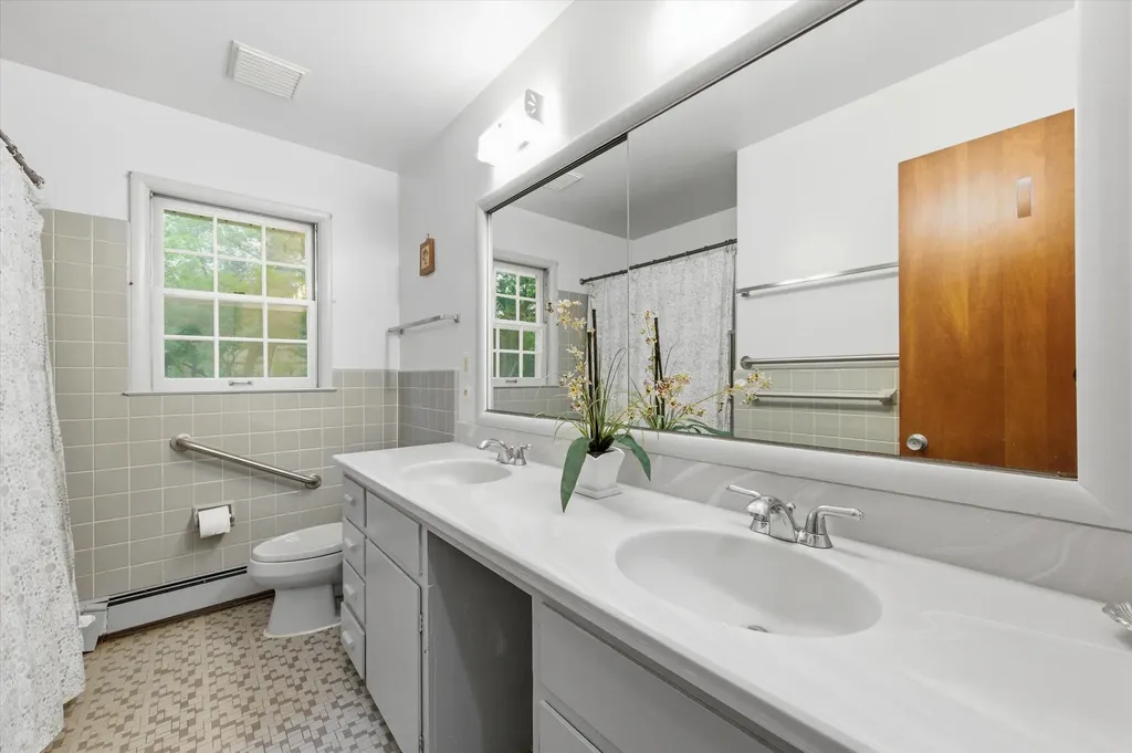 2687 Apple Way Ann Arbor Charter Township MI 48104