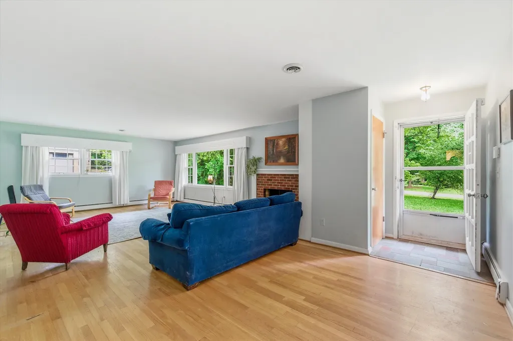 2687 Apple Way Ann Arbor Charter Township MI 48104