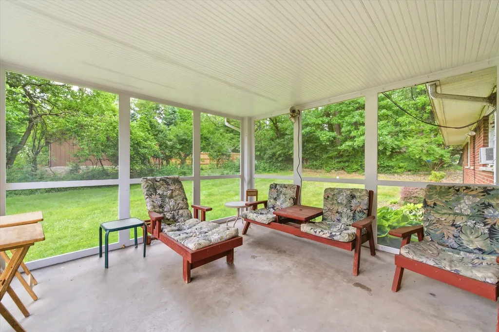 2687 Apple Way Ann Arbor Charter Township MI 48104