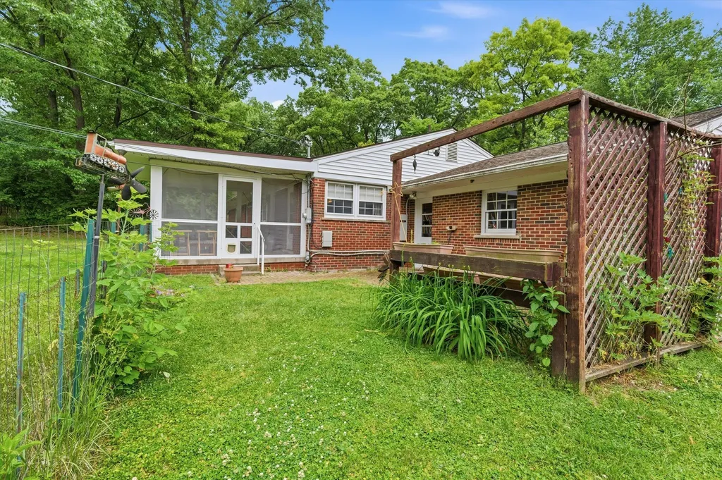 2687 Apple Way Ann Arbor Charter Township MI 48104