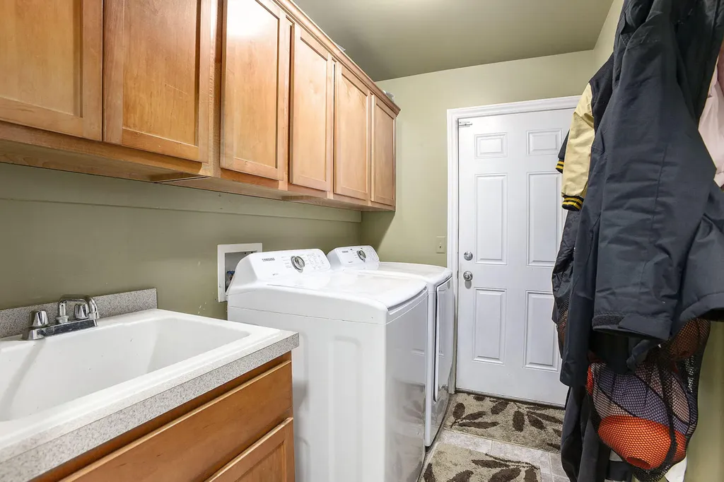 9843 Iosco Ridge Drive Iosco Township MI 48137