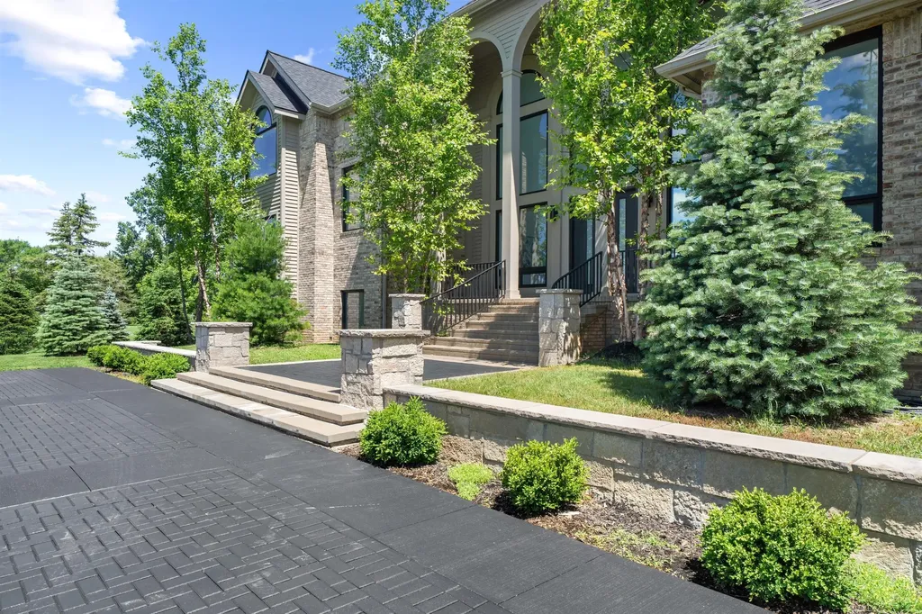 5636 Meadow Lane Superior Charter Township MI 48105