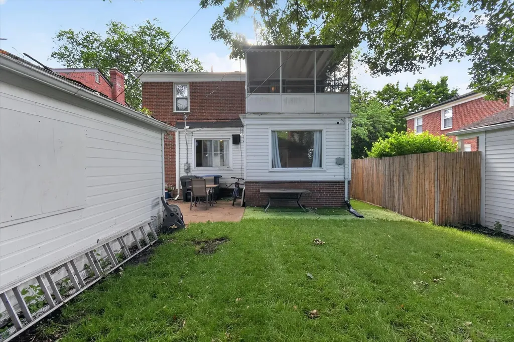 9884 W Outer Drive W Detroit City MI 48223
