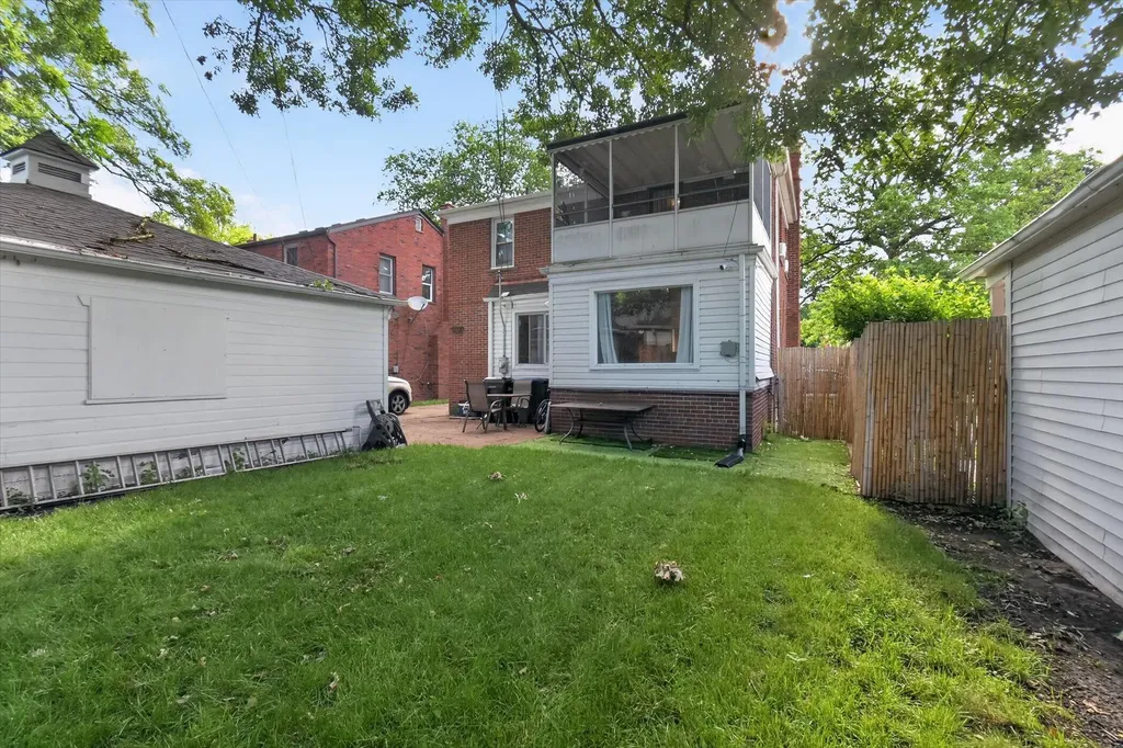 9884 W Outer Drive W Detroit City MI 48223