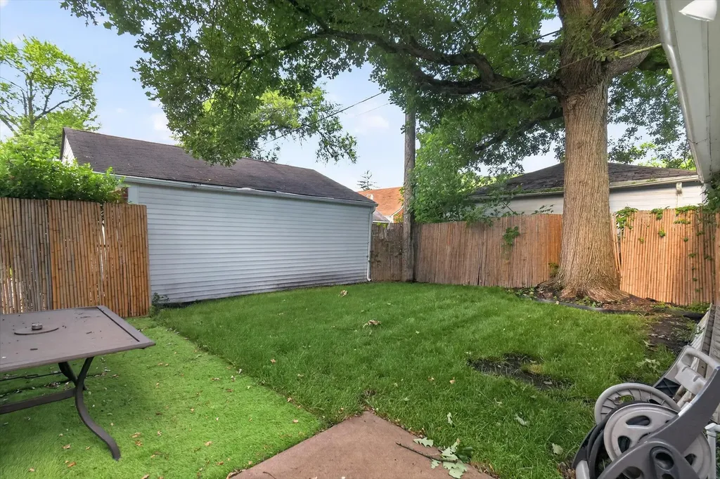 9884 W Outer Drive W Detroit City MI 48223