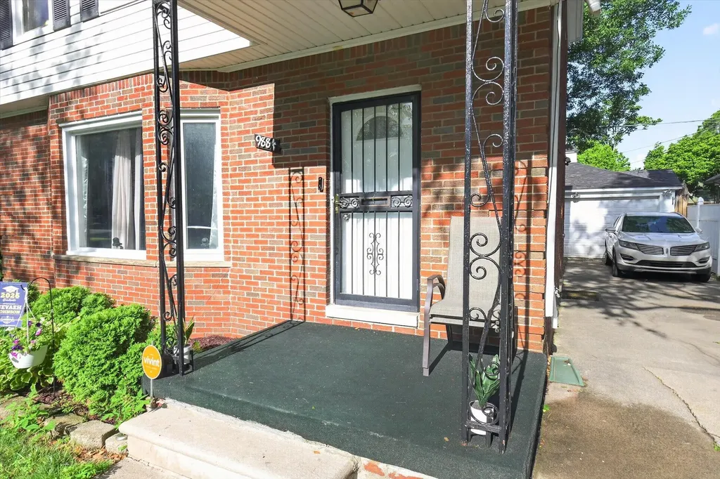 9884 W Outer Drive W Detroit City MI 48223