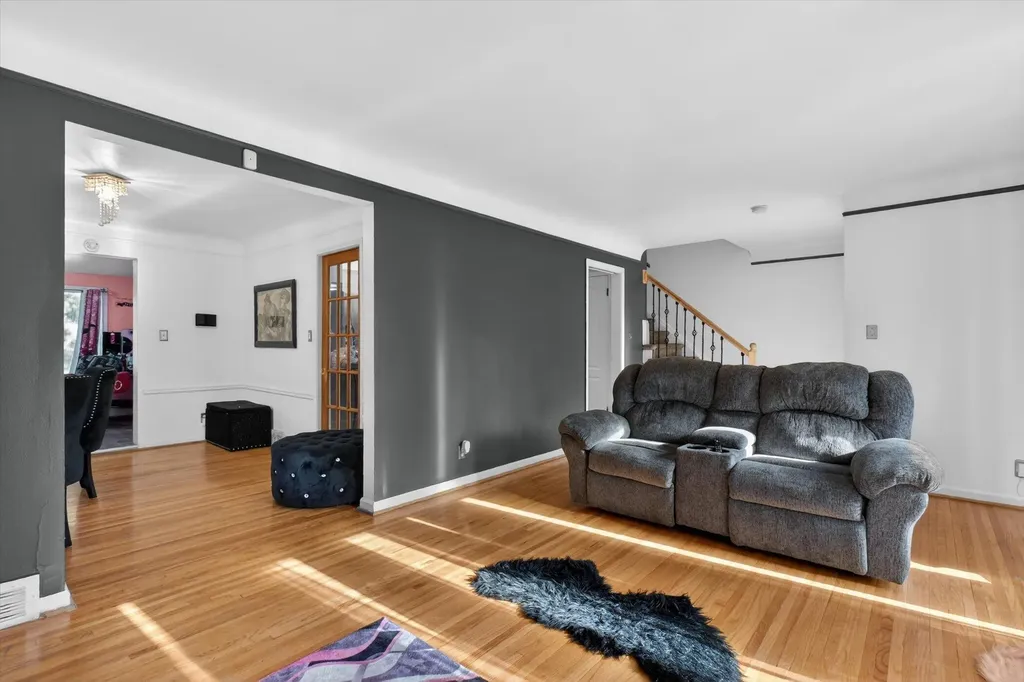 9884 W Outer Drive W Detroit City MI 48223