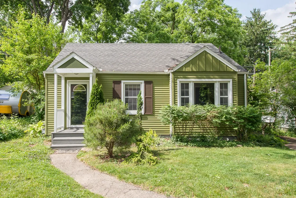 1320 Collegewood Street Ypsilanti City MI 48197