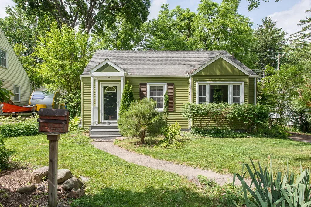 1320 Collegewood Street Ypsilanti City MI 48197