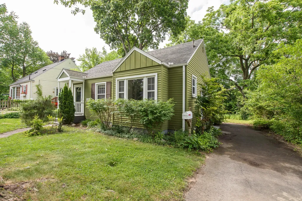 1320 Collegewood Street Ypsilanti City MI 48197