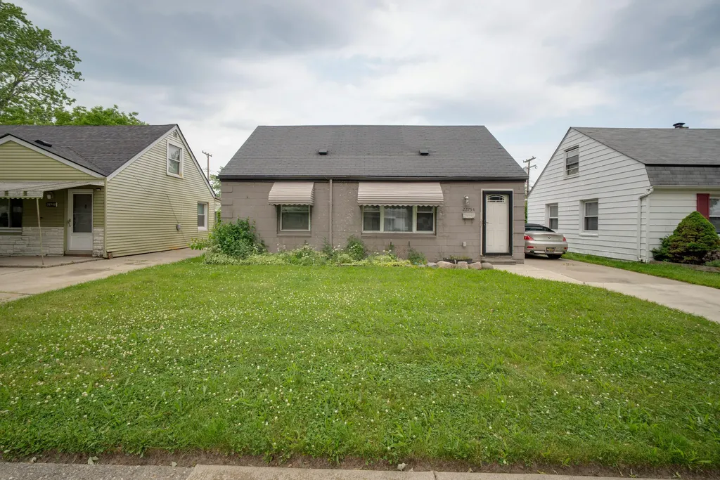22754 Almond Avenue Eastpointe City MI 48021