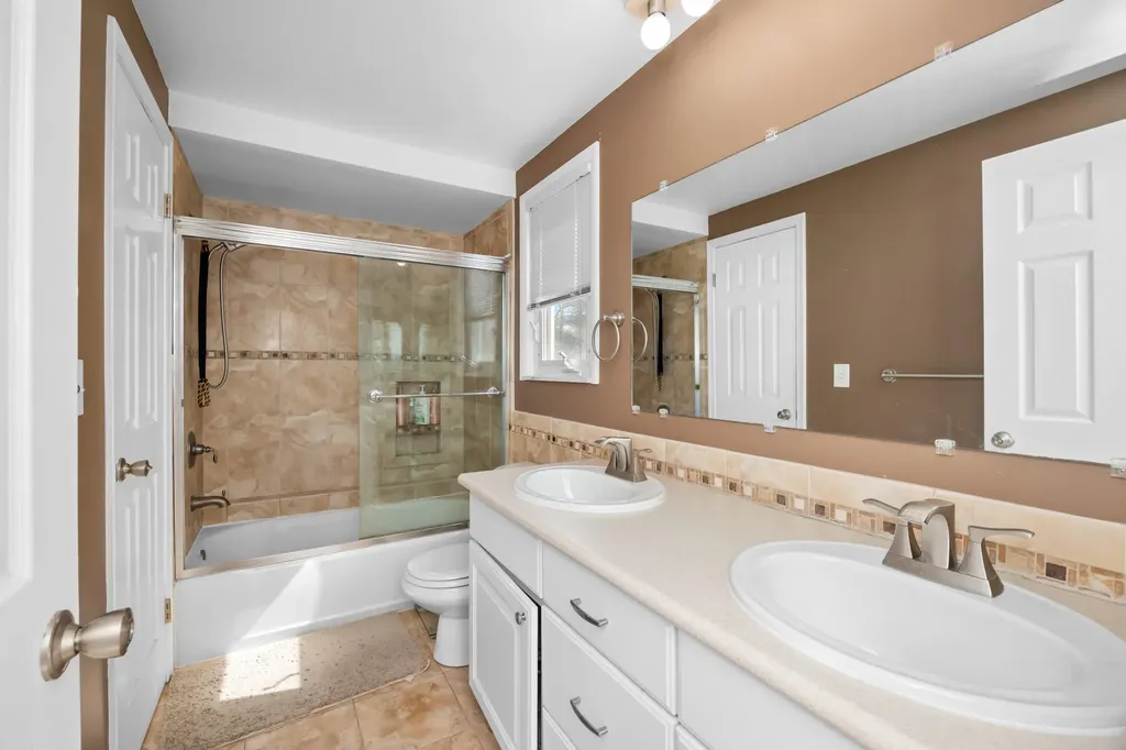 1121 Hollyhock Drive Grand Blanc Charter Township MI 48439