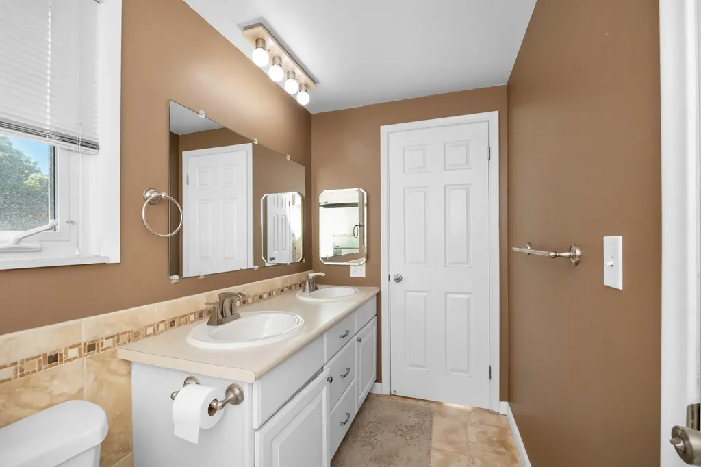 1121 Hollyhock Drive Grand Blanc Charter Township MI 48439