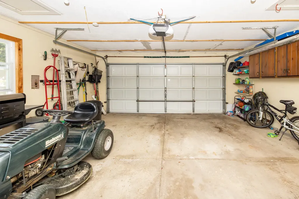 1121 Hollyhock Drive Grand Blanc Charter Township MI 48439