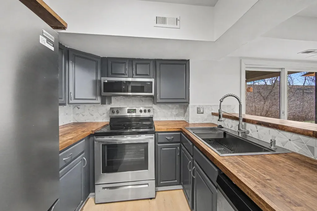 300 Briarcrest Drive Ann Arbor City MI 48104