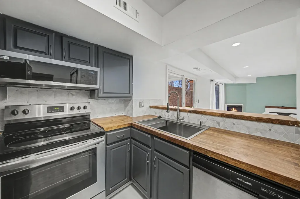 300 Briarcrest Drive Ann Arbor City MI 48104