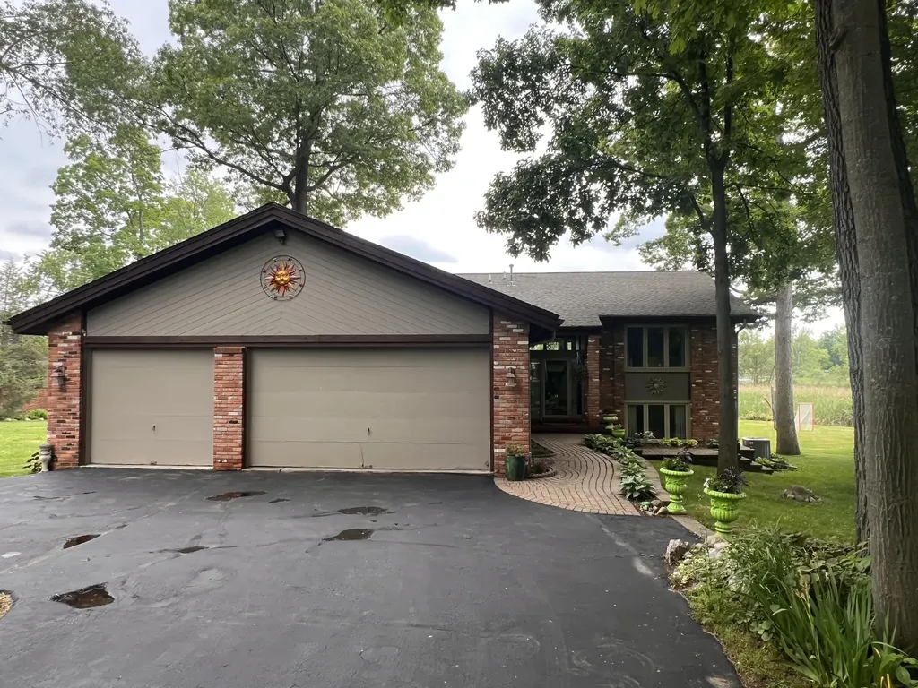 3010 Loon Lake Shores Road Waterford Charter Township MI 48329