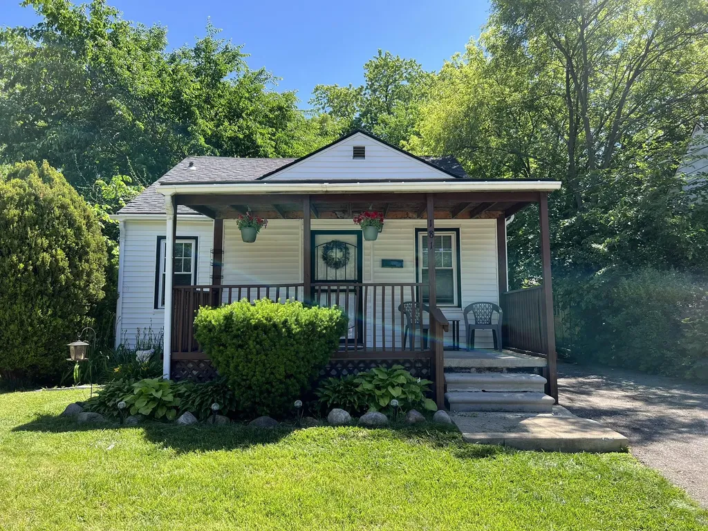 181 S Marshall Street Pontiac City MI 48342