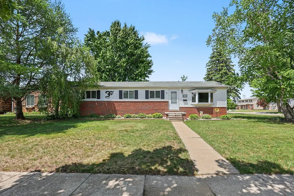 810 Indiana Avenue Marysville City MI 48040