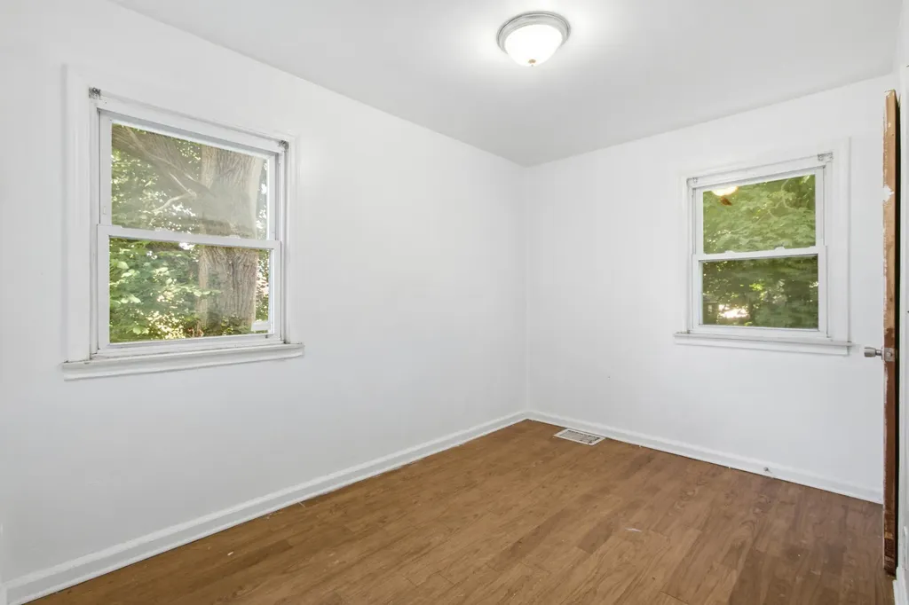 182 Summit Street Pontiac City MI 48342