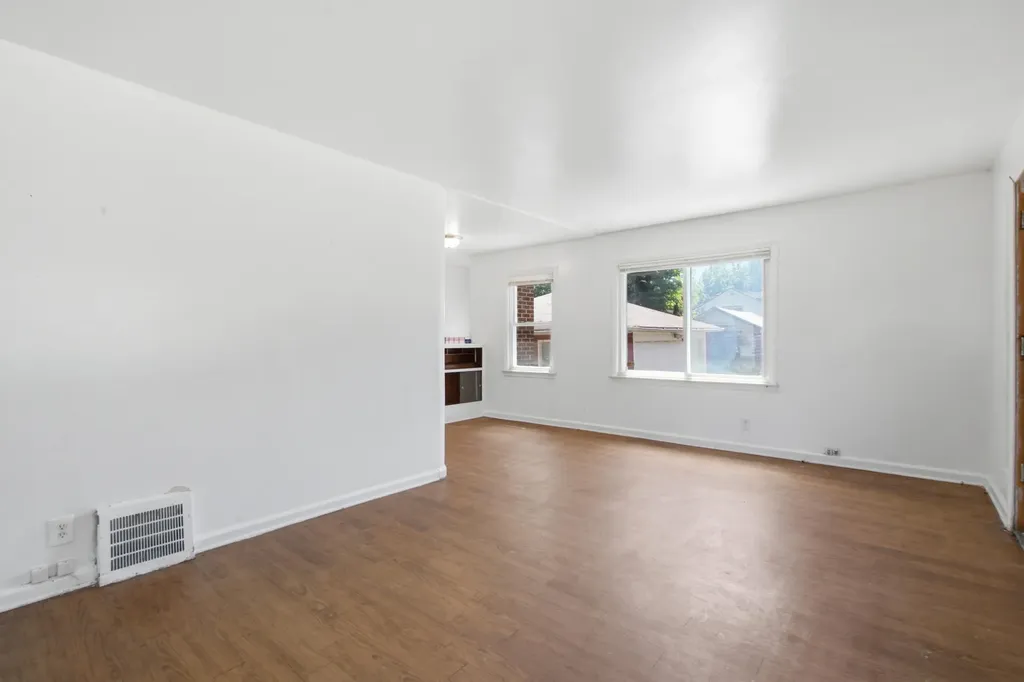 182 Summit Street Pontiac City MI 48342