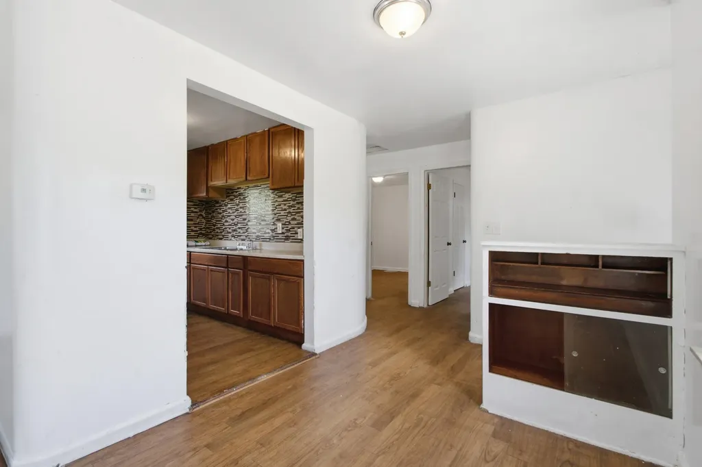 182 Summit Street Pontiac City MI 48342