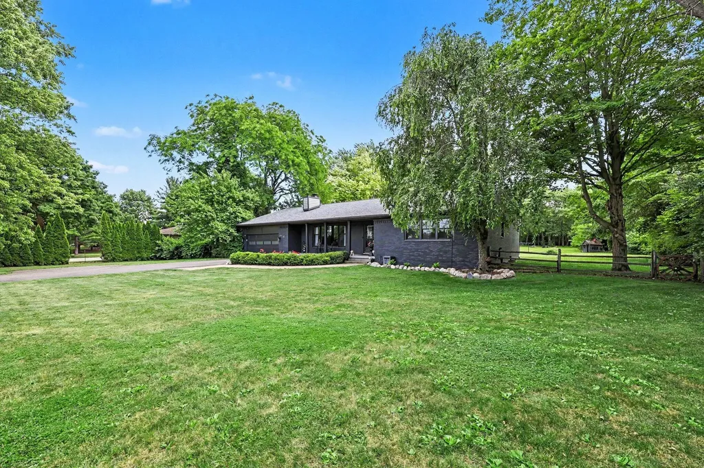 1145 W Bemis Road York Charter Township MI 48176