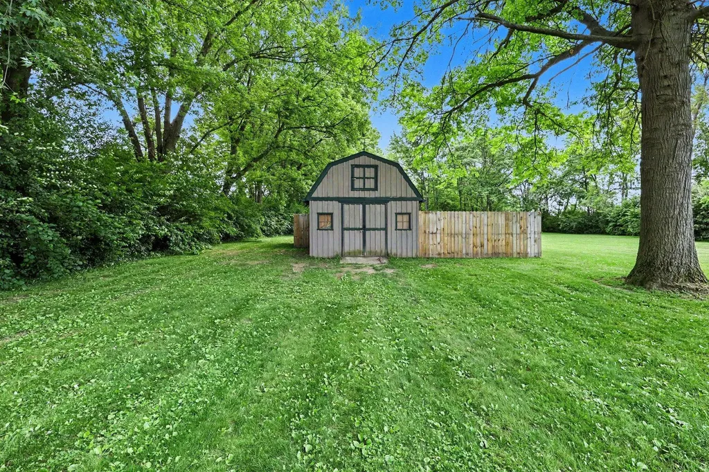 1145 W Bemis Road York Charter Township MI 48176