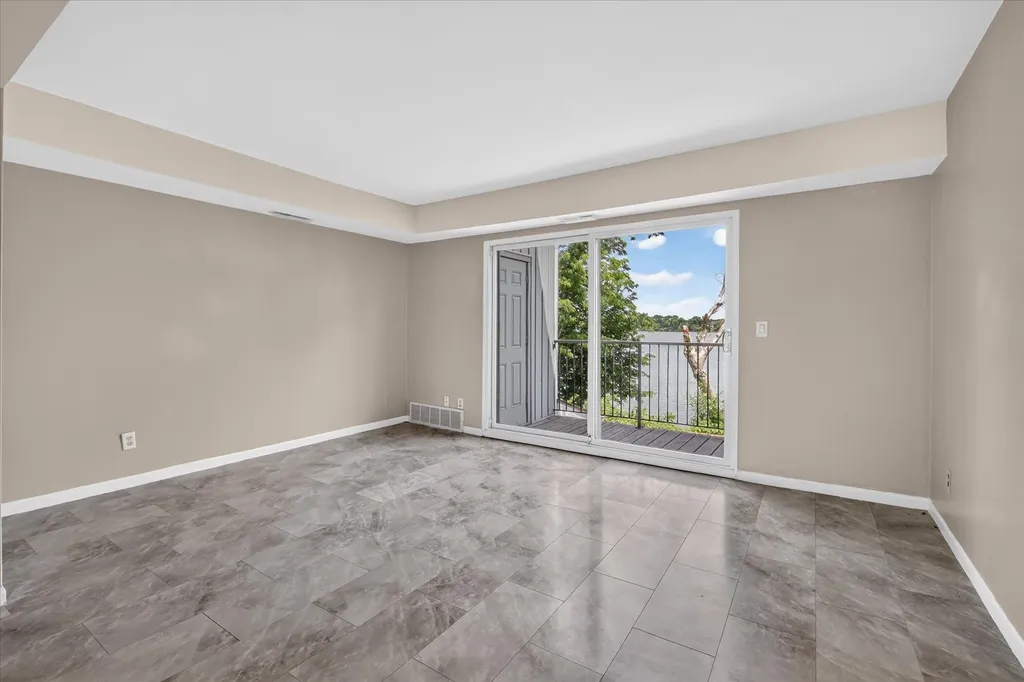 9579 Harbour Cove Court Ypsilanti Charter Township MI 48197