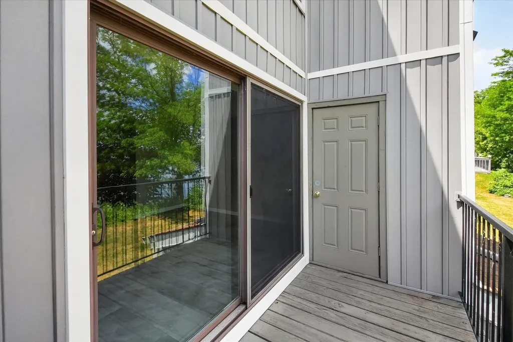 9579 Harbour Cove Court Ypsilanti Charter Township MI 48197