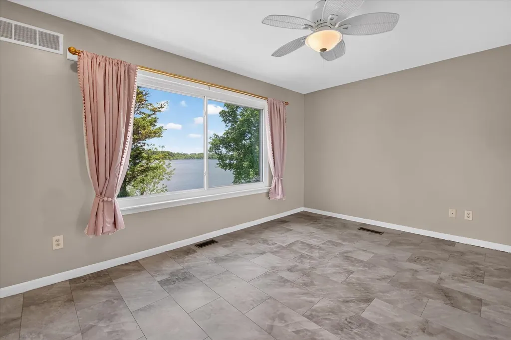 9579 Harbour Cove Court Ypsilanti Charter Township MI 48197