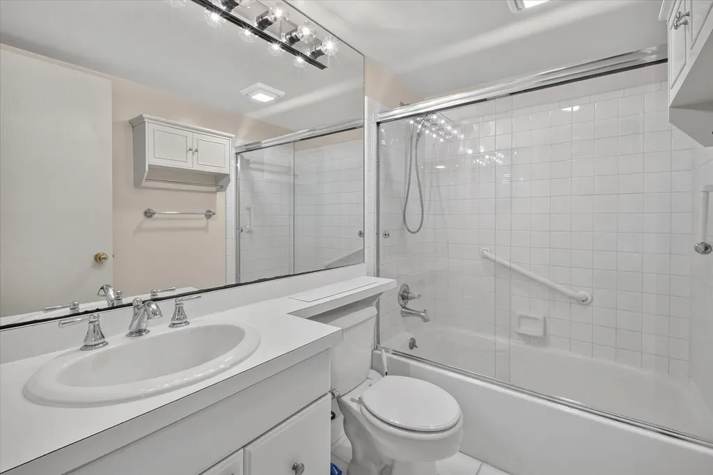 9579 Harbour Cove Court Ypsilanti Charter Township MI 48197