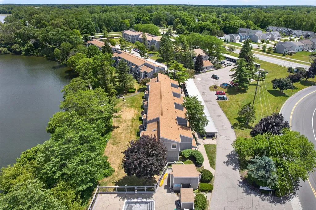 9579 Harbour Cove Court Ypsilanti Charter Township MI 48197