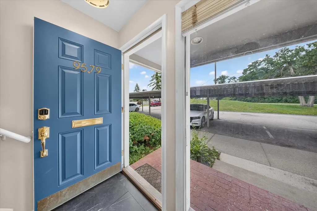 9579 Harbour Cove Court Ypsilanti Charter Township MI 48197