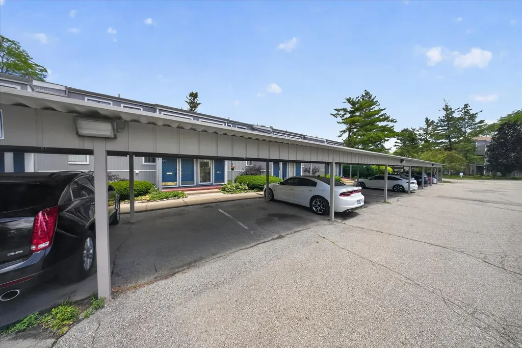 9579 Harbour Cove Court Ypsilanti Charter Township MI 48197