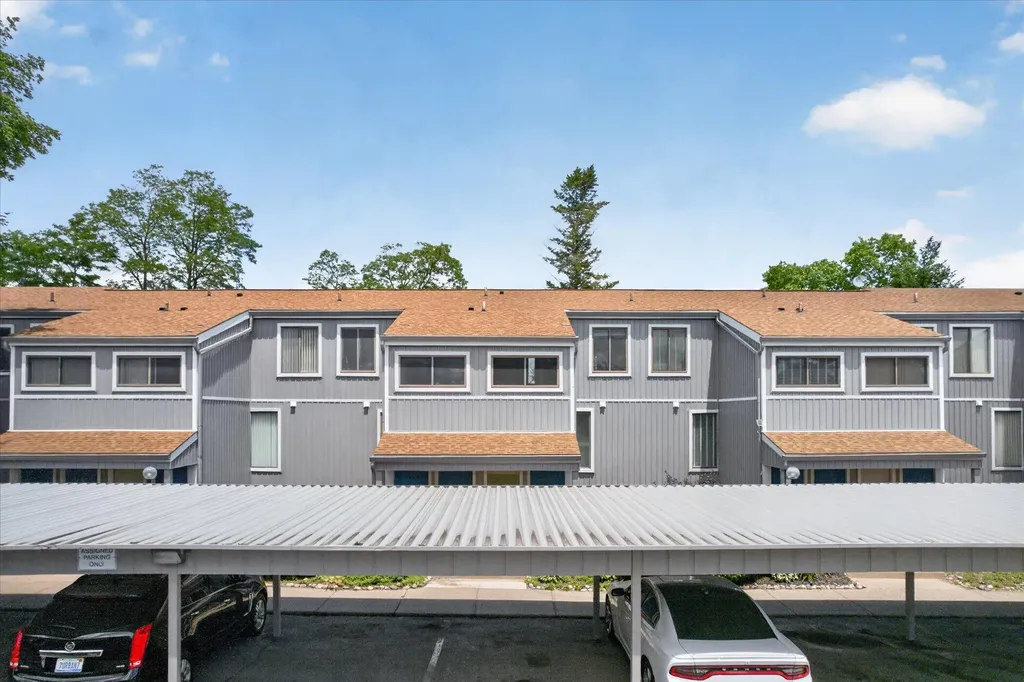 9579 Harbour Cove Court Ypsilanti Charter Township MI 48197