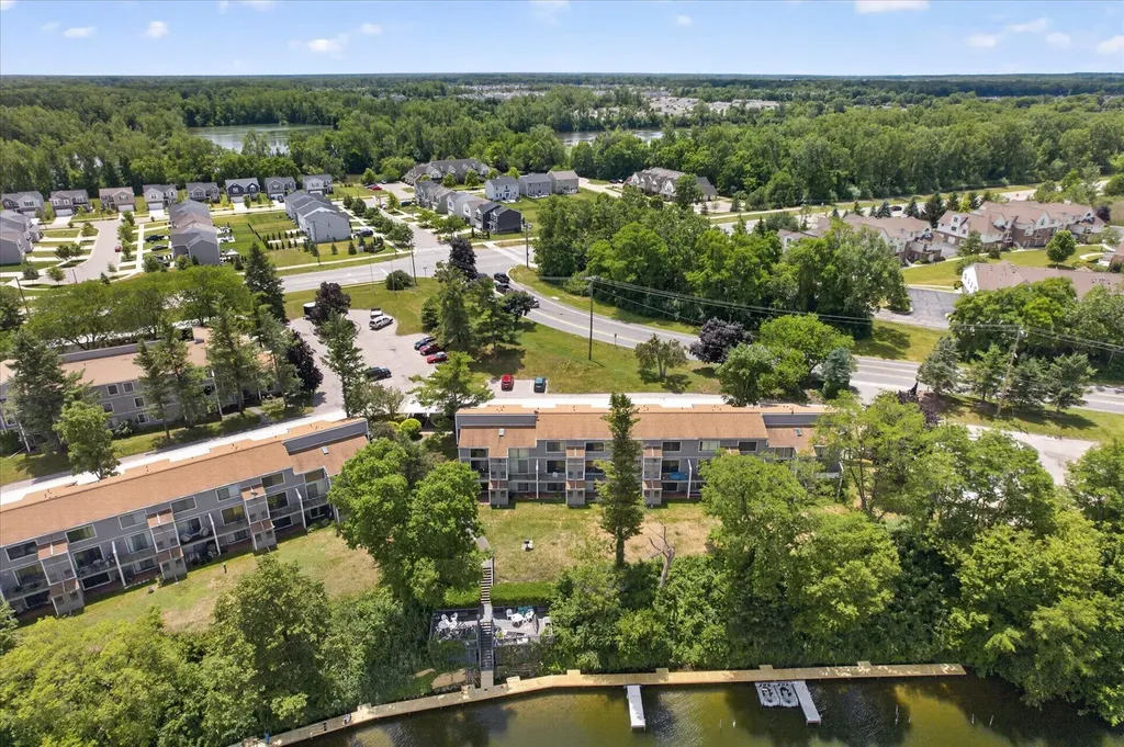 9579 Harbour Cove Court Ypsilanti Charter Township MI 48197