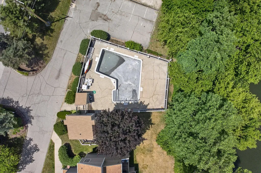 9579 Harbour Cove Court Ypsilanti Charter Township MI 48197
